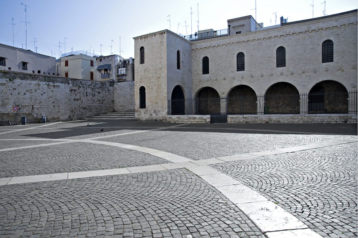 Plaza San Nicola